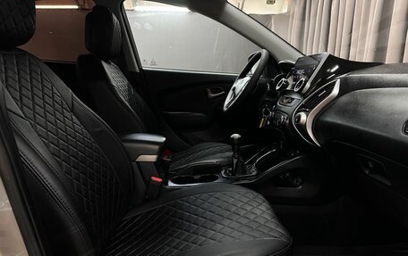 Hyundai ix35 I рестайлинг, 2010 год, 899 999 рублей, 14 фотография