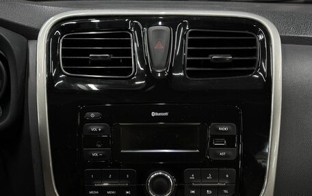 Renault Logan II, 2017 год, 869 999 рублей, 12 фотография