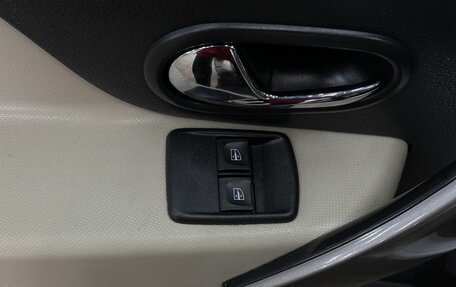 Renault Logan II, 2017 год, 869 999 рублей, 14 фотография