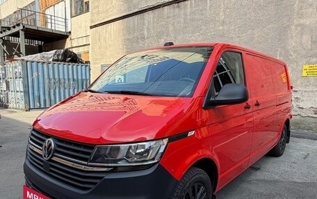 Volkswagen Transporter T6 рестайлинг, 2021 год, 4 790 000 рублей, 2 фотография