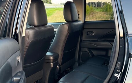 Mitsubishi Outlander III рестайлинг 3, 2013 год, 1 899 000 рублей, 7 фотография