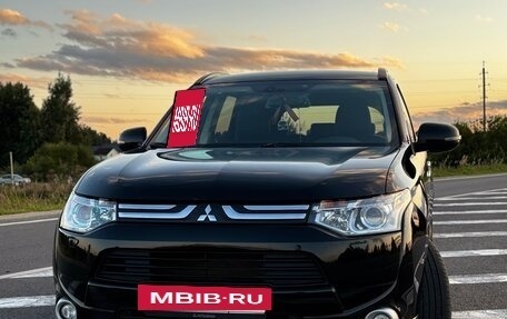 Mitsubishi Outlander III рестайлинг 3, 2013 год, 1 899 000 рублей, 2 фотография