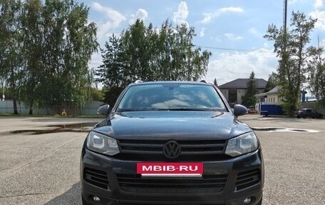 Volkswagen Touareg III, 2011 год, 1 500 000 рублей, 2 фотография