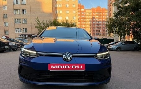 Volkswagen Golf VIII, 2022 год, 2 600 000 рублей, 2 фотография