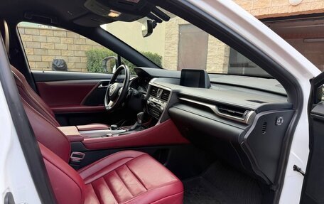 Lexus RX IV рестайлинг, 2016 год, 3 899 000 рублей, 9 фотография
