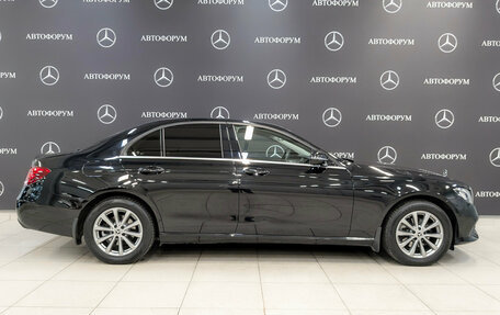 Mercedes-Benz E-Класс, 2019 год, 2 900 000 рублей, 4 фотография