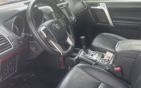 Toyota Land Cruiser Prado 150 рестайлинг 2, 2016 год, 4 400 000 рублей, 10 фотография