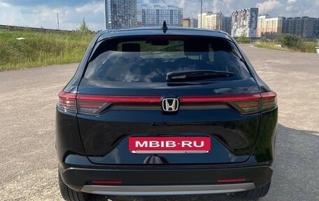 Honda Vezel, 2024 год, 2 950 000 рублей, 4 фотография