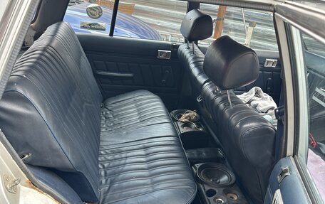 Toyota Crown, 1985 год, 370 000 рублей, 11 фотография