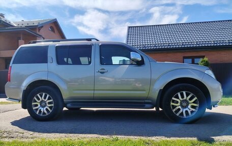Nissan Pathfinder, 2011 год, 2 290 000 рублей, 2 фотография