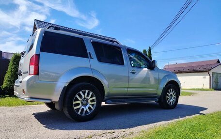 Nissan Pathfinder, 2011 год, 2 290 000 рублей, 4 фотография