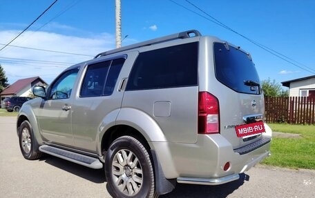 Nissan Pathfinder, 2011 год, 2 290 000 рублей, 3 фотография