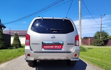Nissan Pathfinder, 2011 год, 2 290 000 рублей, 7 фотография