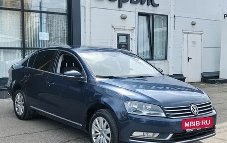 Volkswagen Passat B7, 2011 год, 880 000 рублей, 3 фотография
