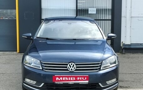 Volkswagen Passat B7, 2011 год, 880 000 рублей, 2 фотография