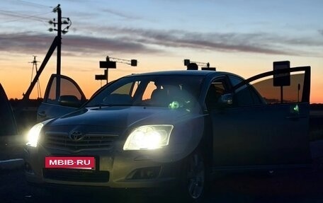 Toyota Avensis III рестайлинг, 2007 год, 730 000 рублей, 3 фотография