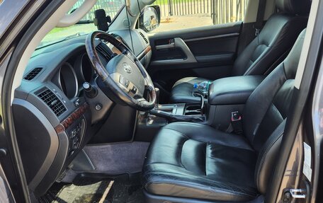 Toyota Land Cruiser 200, 2011 год, 2 850 000 рублей, 7 фотография
