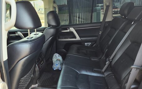 Toyota Land Cruiser 200, 2011 год, 2 850 000 рублей, 8 фотография
