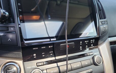 Toyota Land Cruiser 200, 2011 год, 2 850 000 рублей, 9 фотография