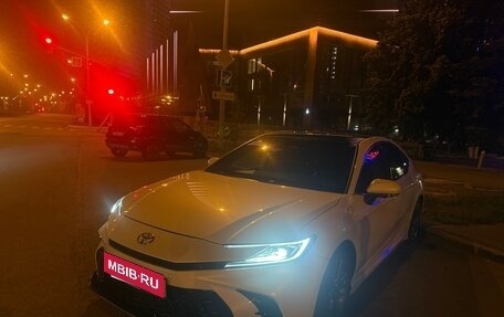 Toyota Camry, 2025 год, 3 800 000 рублей, 2 фотография