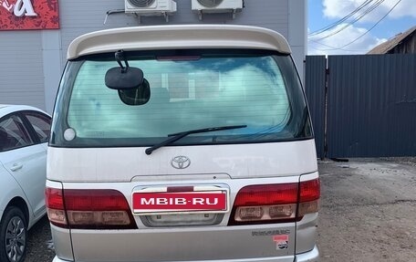 Toyota Regius, 1999 год, 925 000 рублей, 3 фотография