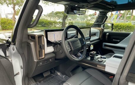 GMC Hummer EV, 2024 год, 17 000 000 рублей, 11 фотография
