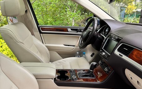 Volkswagen Touareg III, 2010 год, 1 700 000 рублей, 2 фотография