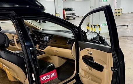 KIA Carnival III, 2018 год, 3 850 000 рублей, 5 фотография