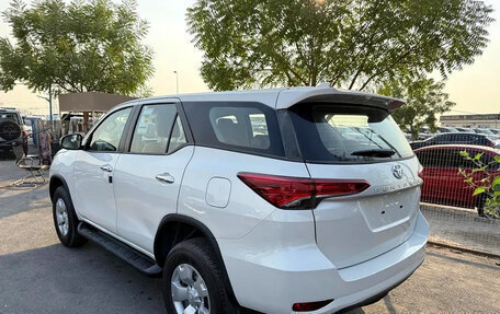 Toyota Fortuner II, 2026 год, 4 800 800 рублей, 3 фотография