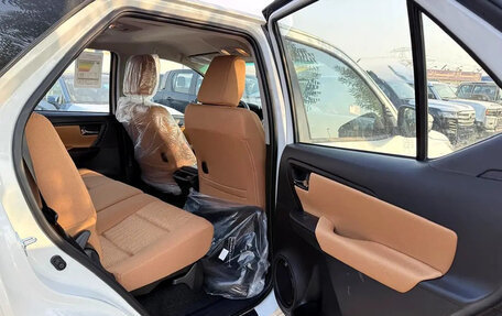 Toyota Fortuner II, 2026 год, 4 800 800 рублей, 12 фотография