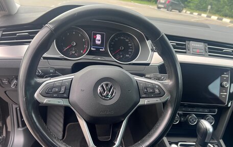 Volkswagen Passat B8 рестайлинг, 2020 год, 2 500 000 рублей, 17 фотография