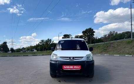 Peugeot Partner II рестайлинг 2, 2011 год, 200 000 рублей, 1 фотография