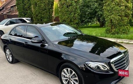 Mercedes-Benz E-Класс, 2019 год, 3 750 000 рублей, 3 фотография