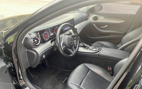 Mercedes-Benz E-Класс, 2019 год, 3 750 000 рублей, 14 фотография