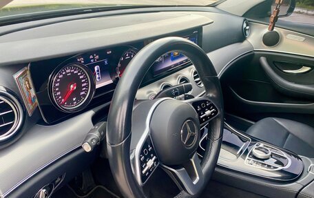 Mercedes-Benz E-Класс, 2019 год, 3 750 000 рублей, 15 фотография