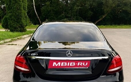 Mercedes-Benz E-Класс, 2019 год, 3 750 000 рублей, 8 фотография