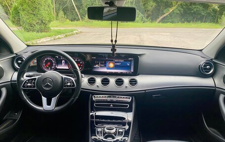 Mercedes-Benz E-Класс, 2019 год, 3 750 000 рублей, 21 фотография