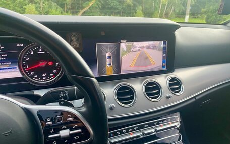 Mercedes-Benz E-Класс, 2019 год, 3 750 000 рублей, 24 фотография