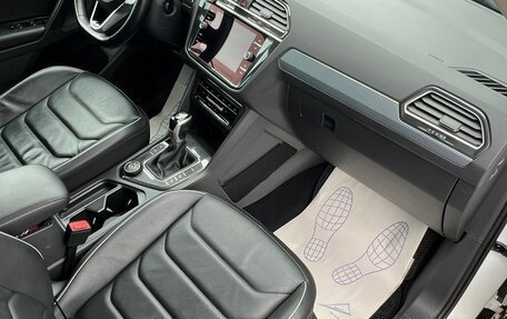 Volkswagen Tiguan II, 2021 год, 3 200 000 рублей, 14 фотография