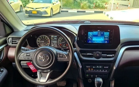 Toyota Urban Cruiser, 2026 год, 2 450 800 рублей, 10 фотография