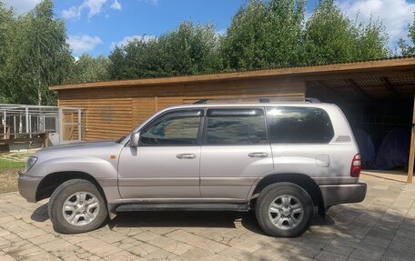 Toyota Land Cruiser 100 рестайлинг 2, 2004 год, 1 650 000 рублей, 2 фотография