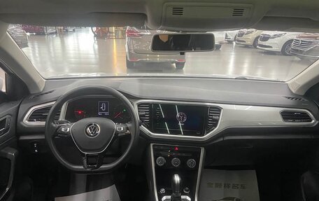 Volkswagen T-Roc I, 2022 год, 1 275 000 рублей, 6 фотография
