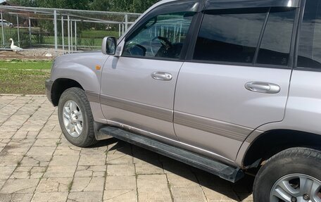 Toyota Land Cruiser 100 рестайлинг 2, 2004 год, 1 650 000 рублей, 14 фотография