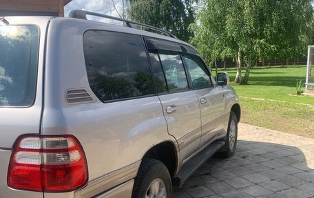 Toyota Land Cruiser 100 рестайлинг 2, 2004 год, 1 650 000 рублей, 12 фотография
