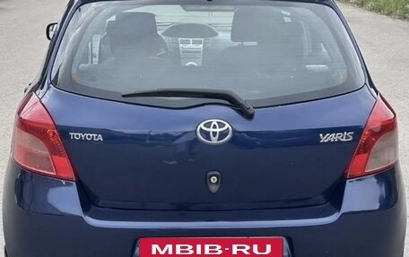Toyota Yaris III рестайлинг, 2008 год, 615 000 рублей, 3 фотография