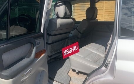 Toyota Land Cruiser 100 рестайлинг 2, 2004 год, 1 650 000 рублей, 7 фотография