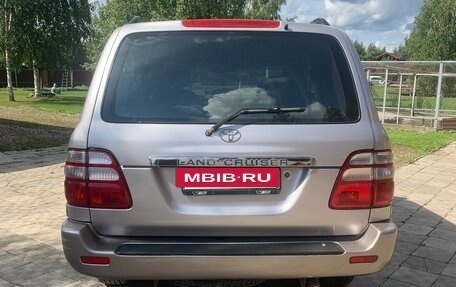 Toyota Land Cruiser 100 рестайлинг 2, 2004 год, 1 650 000 рублей, 13 фотография