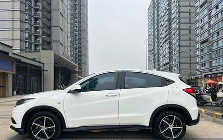 Honda Vezel, 2022 год, 1 348 000 рублей, 5 фотография