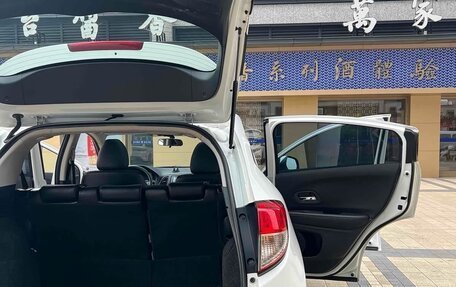 Honda Vezel, 2022 год, 1 348 000 рублей, 15 фотография