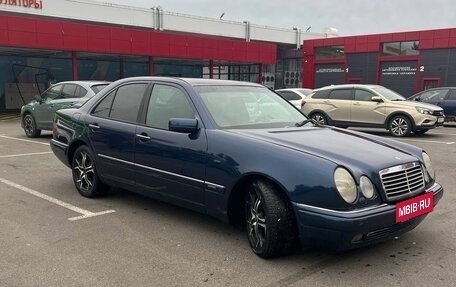 Mercedes-Benz E-Класс, 1999 год, 270 000 рублей, 2 фотография